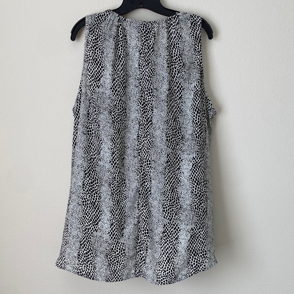 Lane Bryant Monochrome Sleeveless Blouse - Picture 3 of 7